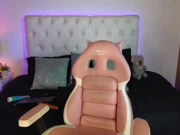 jullianapriv 