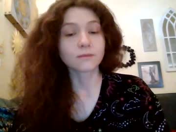 queencrimsonlvx