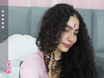 vicky curly